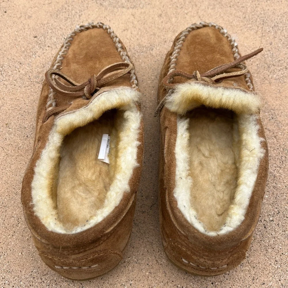 L.L. Bean Kids Moccasins Slippers Hard Bottom Lamb’s Fur Sz 4 Girl Boy